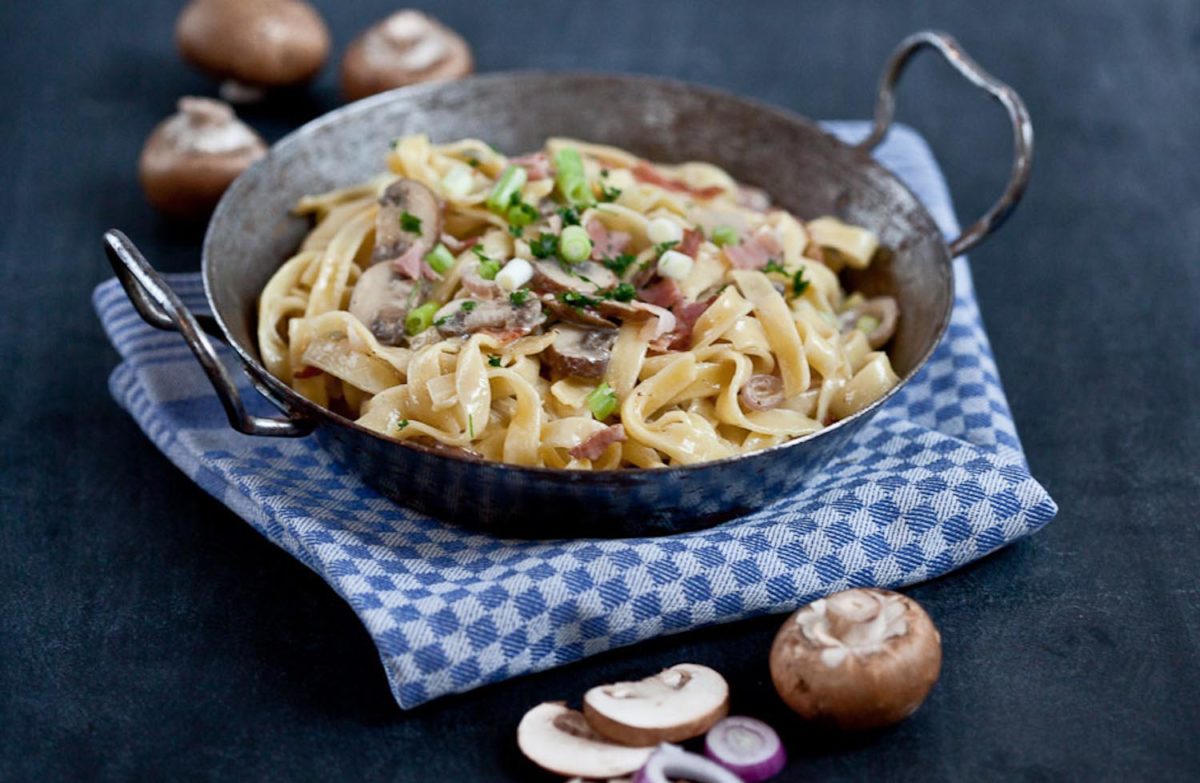 Tagliatelle mit frischen Champignons - makemesmile.de